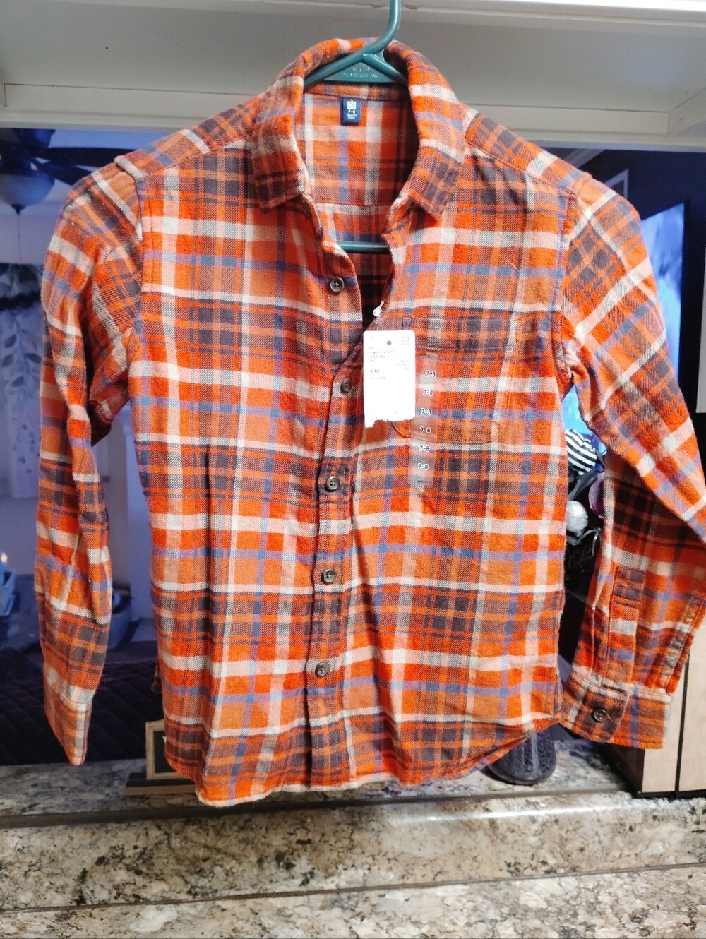 Uniqlo Kids Flannel Checked Long Sleeve Shirt features an authentic block Nwt